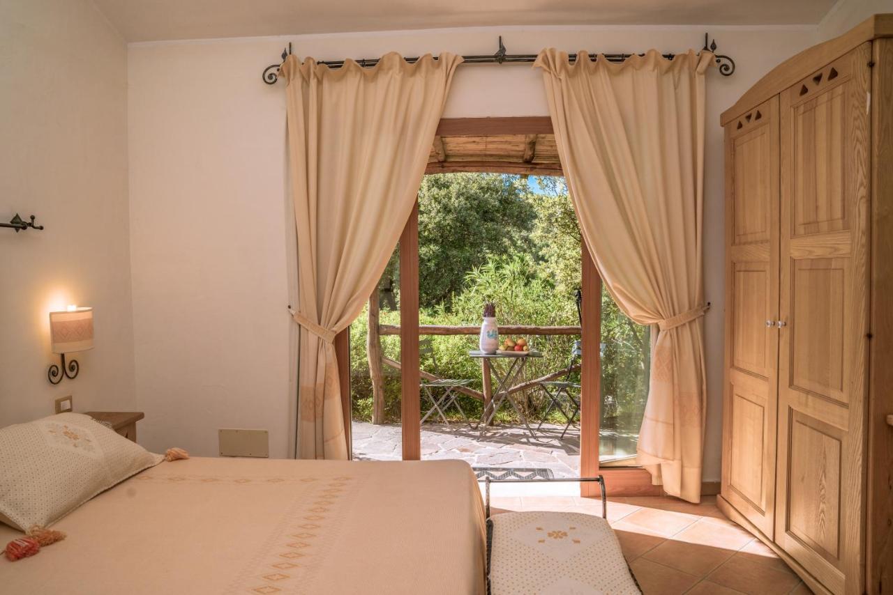 Hotel Aldiola Country Resort Сант'Антонио-ди-Галлура Экстерьер фото