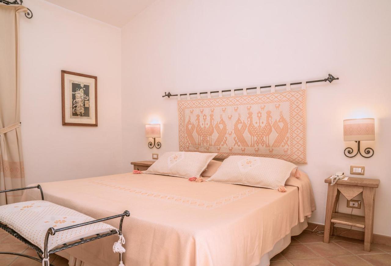 Hotel Aldiola Country Resort Сант'Антонио-ди-Галлура Экстерьер фото