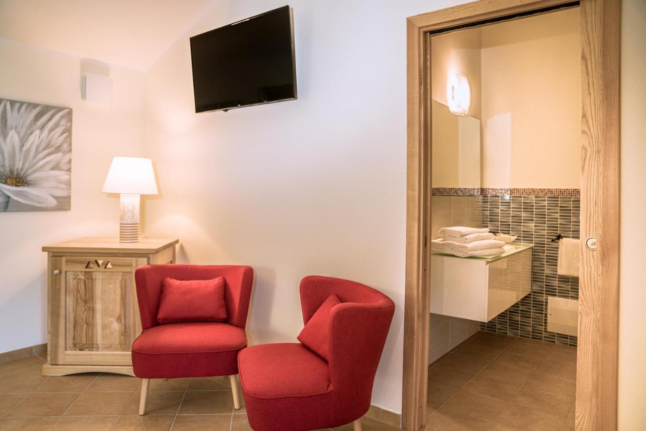 Hotel Aldiola Country Resort Сант'Антонио-ди-Галлура Экстерьер фото