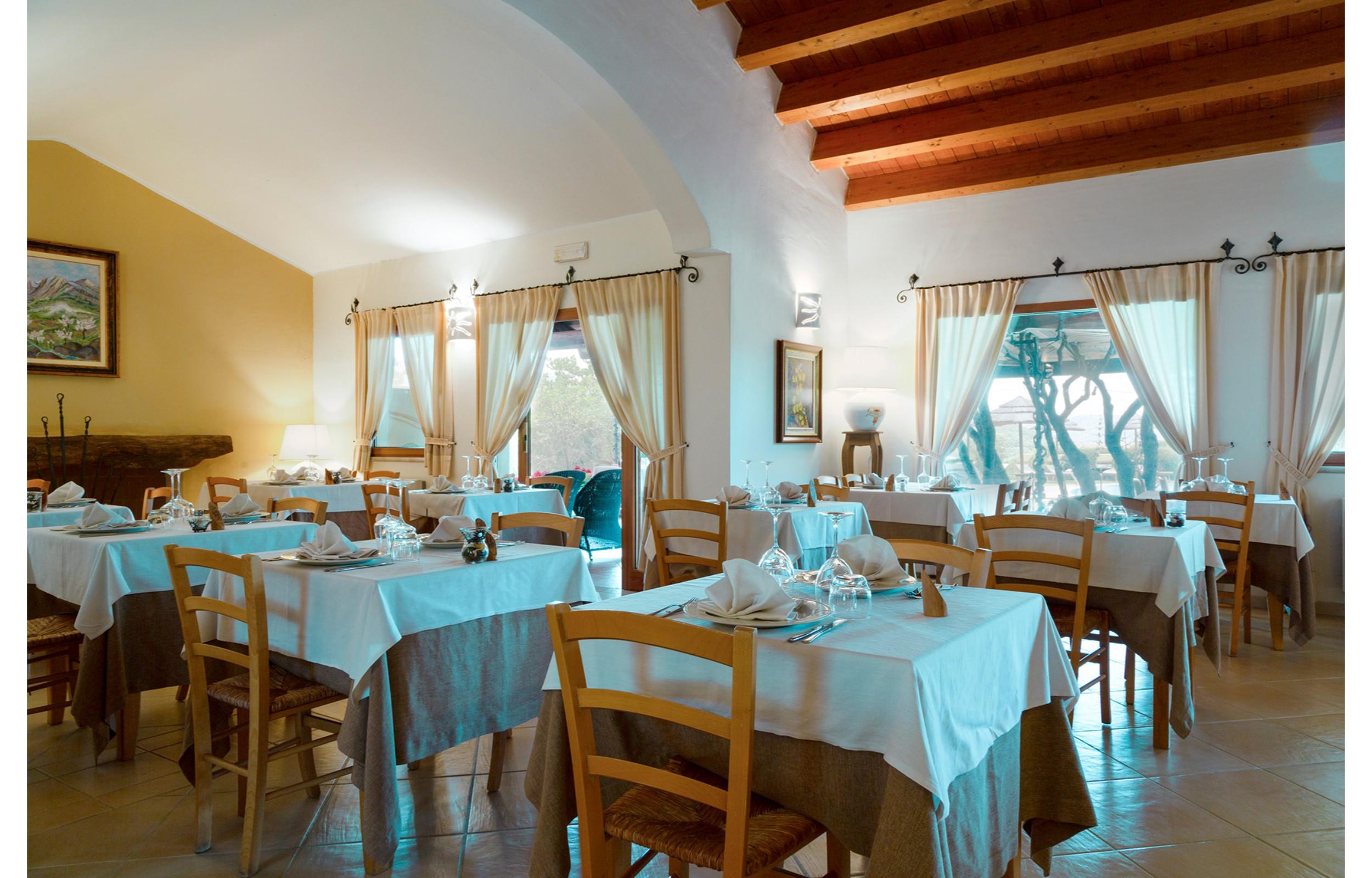 Hotel Aldiola Country Resort Сант'Антонио-ди-Галлура Экстерьер фото