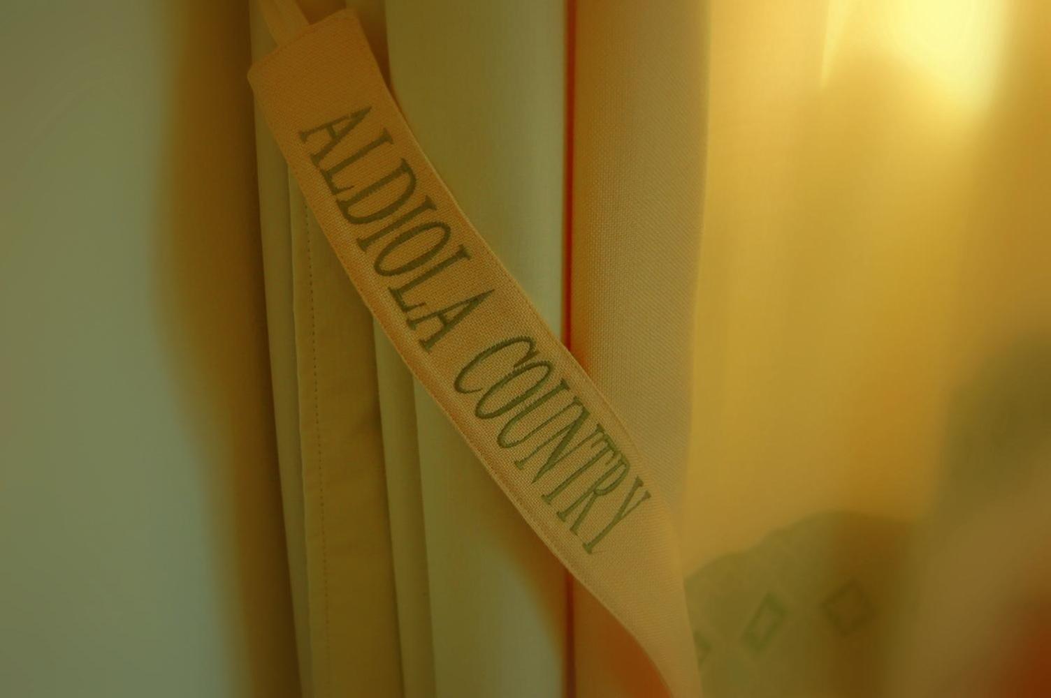 Hotel Aldiola Country Resort Сант'Антонио-ди-Галлура Экстерьер фото