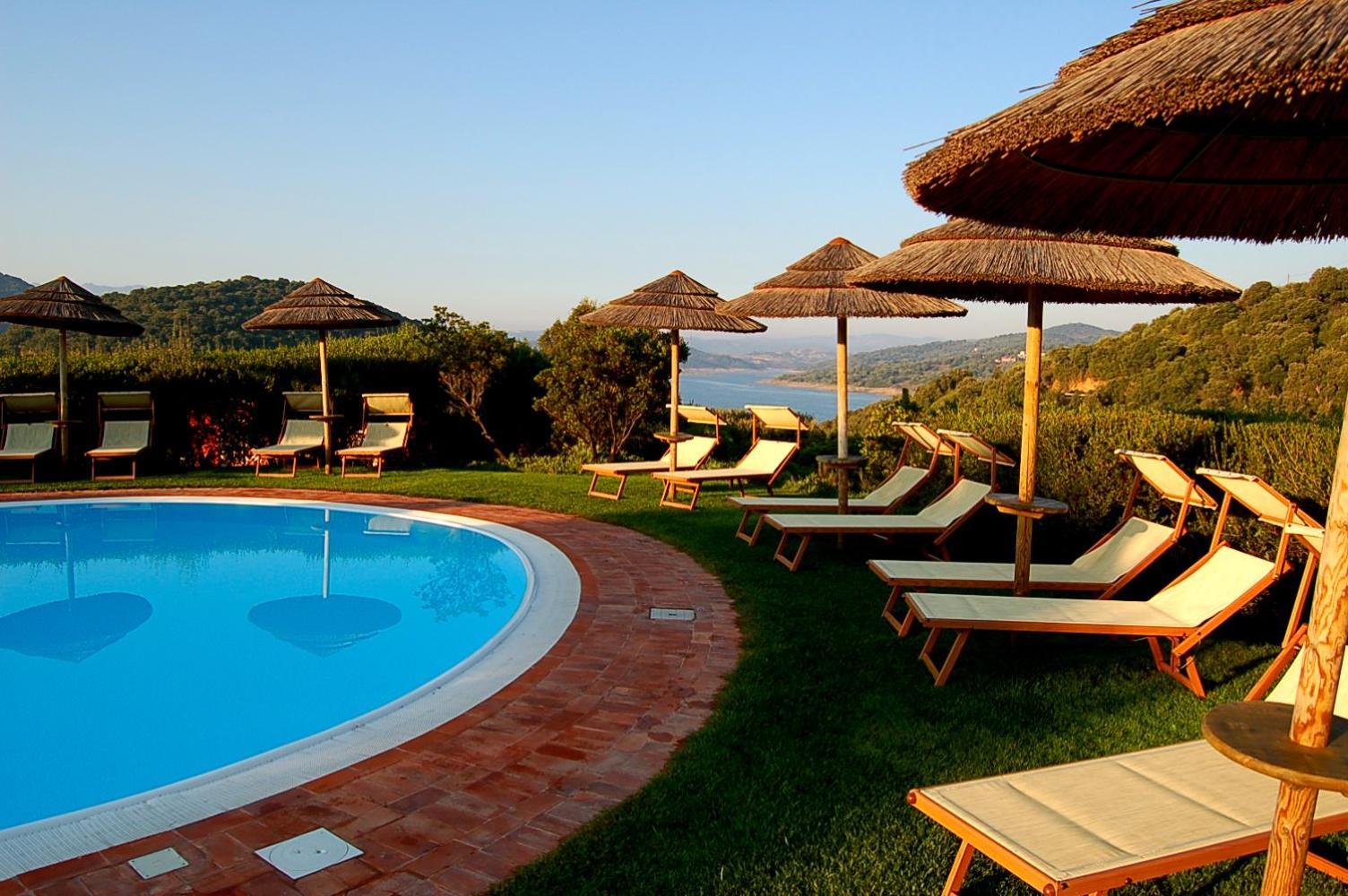 Hotel Aldiola Country Resort Сант'Антонио-ди-Галлура Экстерьер фото