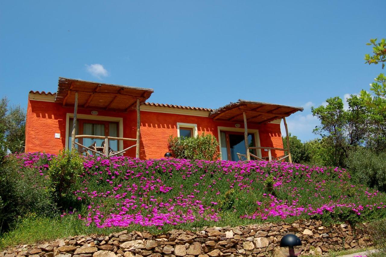 Hotel Aldiola Country Resort Сант'Антонио-ди-Галлура Экстерьер фото