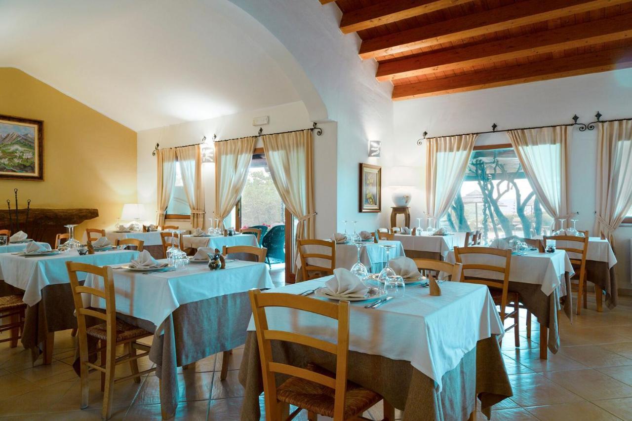 Hotel Aldiola Country Resort Сант'Антонио-ди-Галлура Экстерьер фото